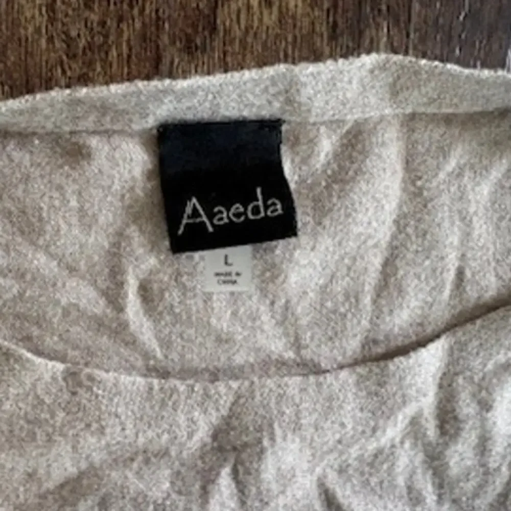 Aaeda Tan Knit Sweater with Floral Appliques Women's Size Large
